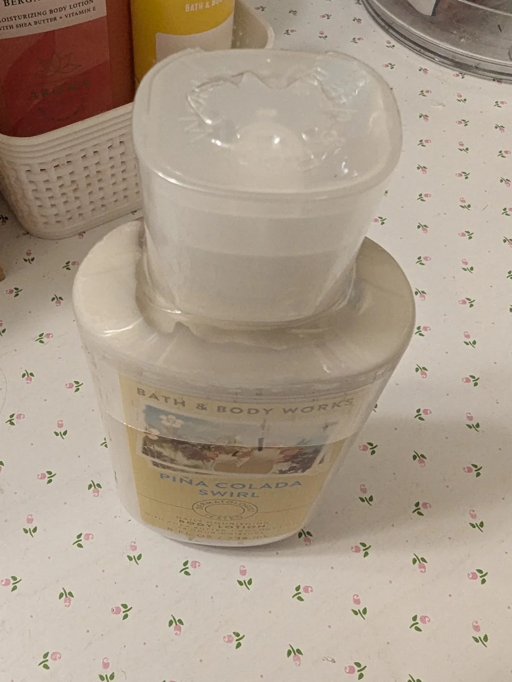 Bath & Body Works Piña Colada Swirl Body Lotion - White & Yellow Label